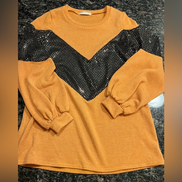 Twenty Second Apricot Sweater with Spangle Shimmer Sequins Size S NEW! - Picture 10 of 11